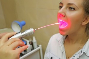 Лазерная терапия горла Киев. ЛОР врач